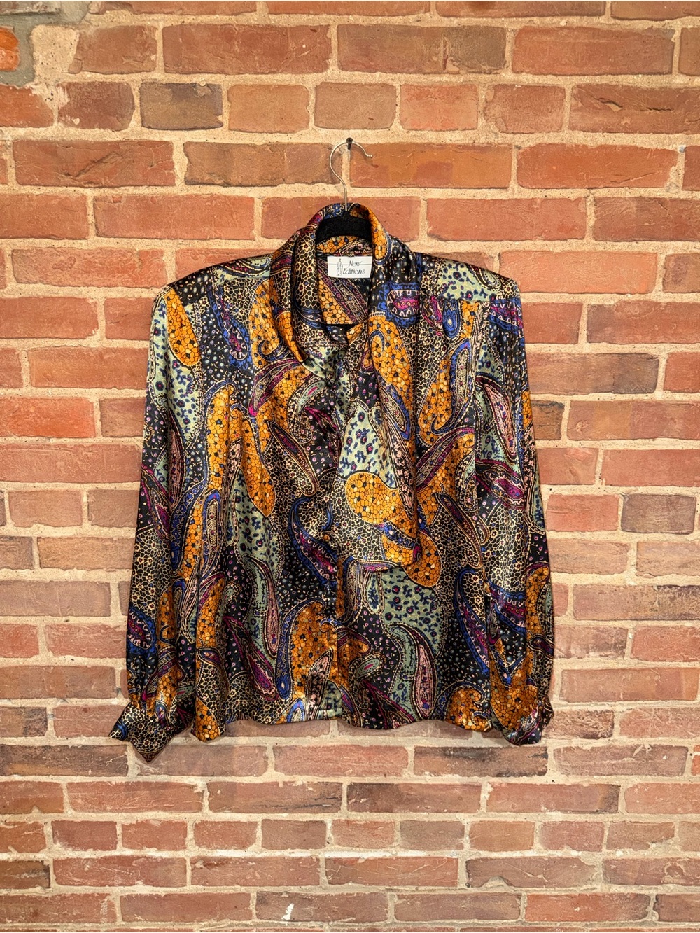 Vintage-Inspired Paisley Tie-Neck Blouse - Black & Gold